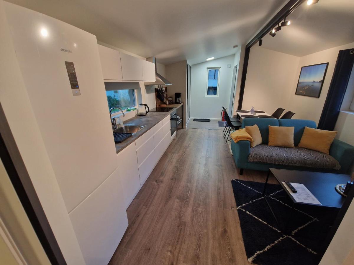 Northern Living 1 Room With Shared Bathroom Tromsø Buitenkant foto